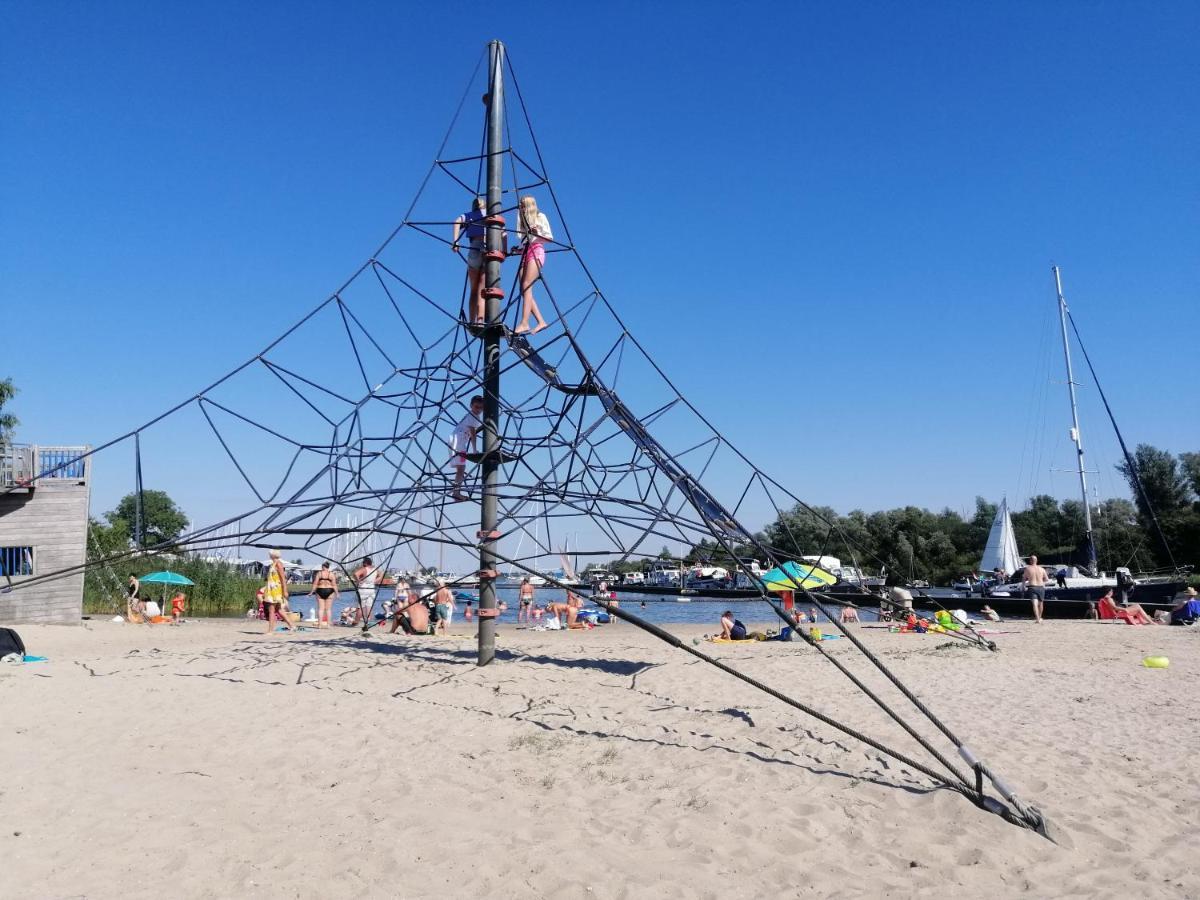 Stacaravan Op 5 Sterren Vakantiepark De Kuilart Friesland Aan Het Meer Met Zwembad 5P 237 Koudum Ngoại thất bức ảnh