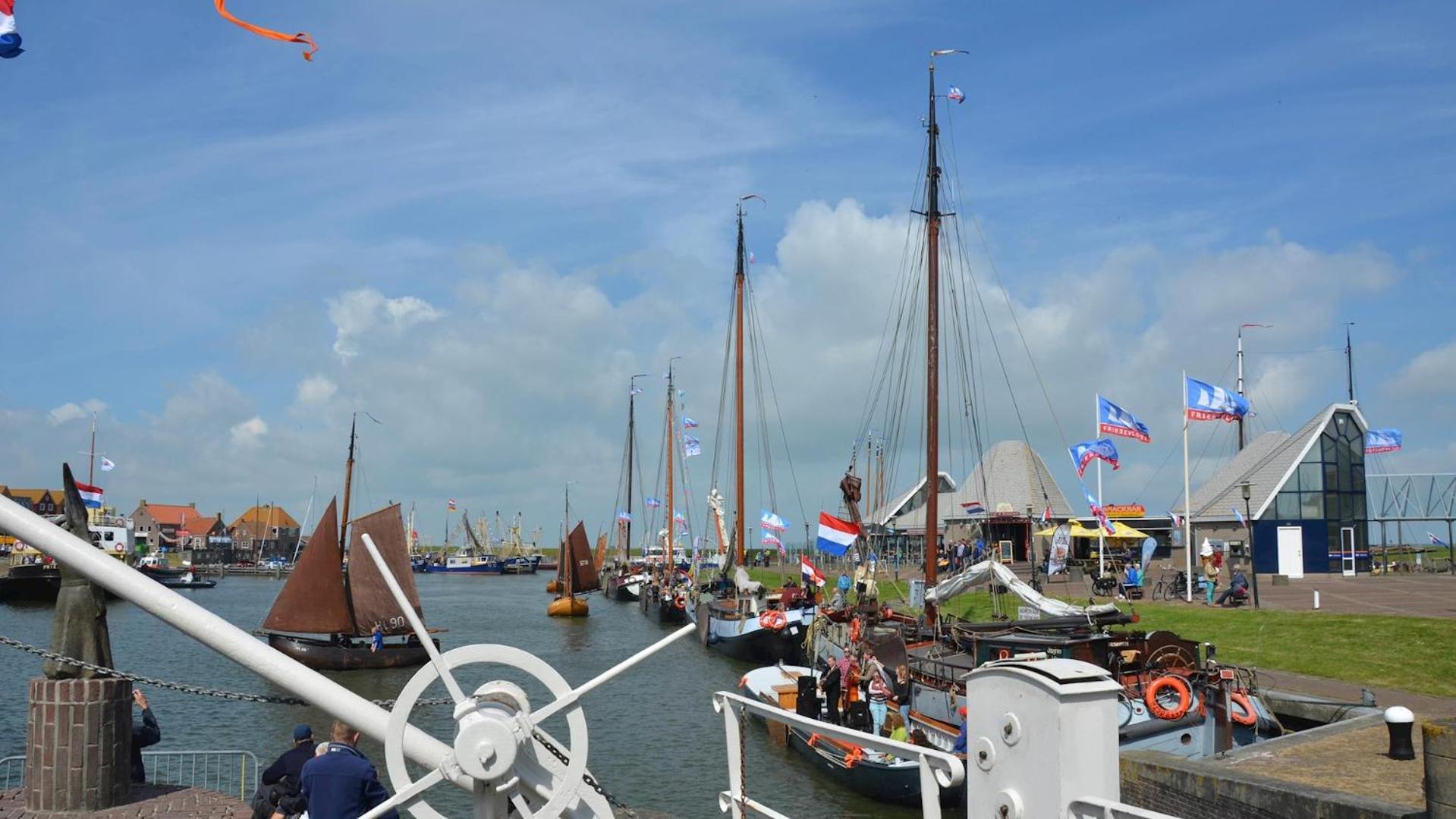 Stacaravan Op 5 Sterren Vakantiepark De Kuilart Friesland Aan Het Meer Met Zwembad 5P 237 Koudum Ngoại thất bức ảnh