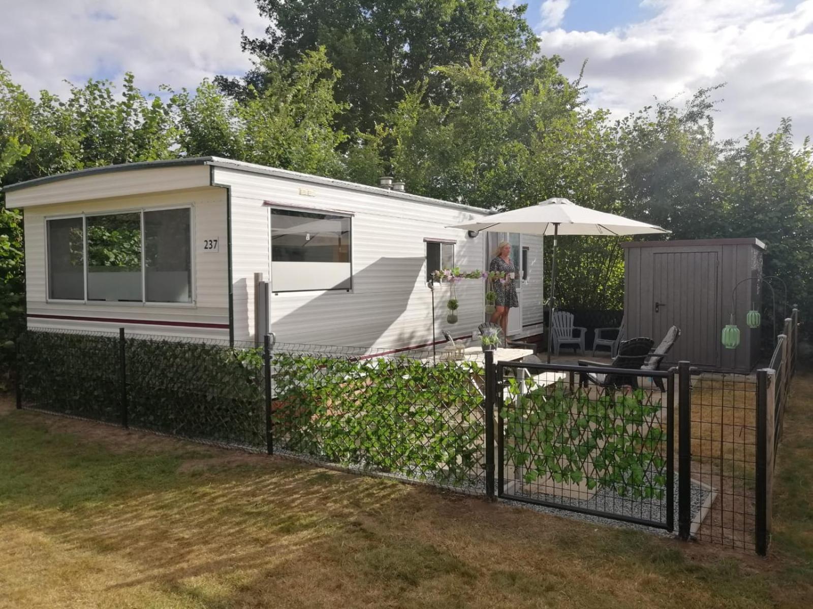 Stacaravan Op 5 Sterren Vakantiepark De Kuilart Friesland Aan Het Meer Met Zwembad 5P 237 Koudum Ngoại thất bức ảnh